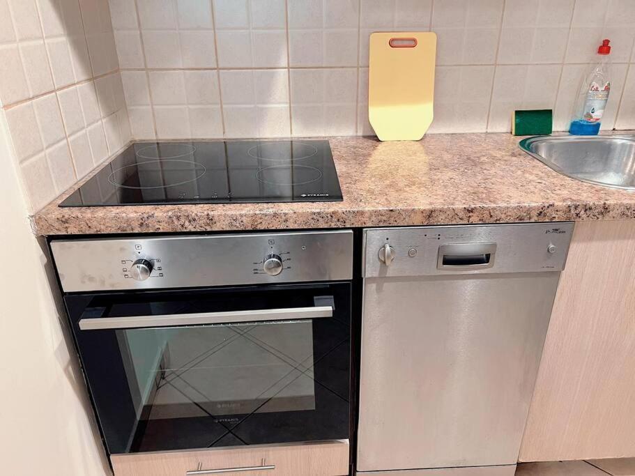 Charming 2Bedroom Apartment With Parking アテネ エクステリア 写真